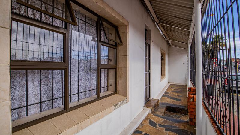 6 Bedroom Property for Sale in Salt River Western Cape